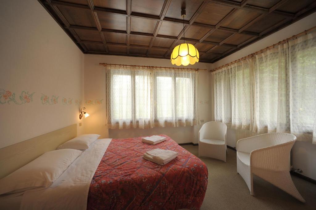 Residence Regina Delle Dolomiti Рокка-П'єторе Екстер'єр фото