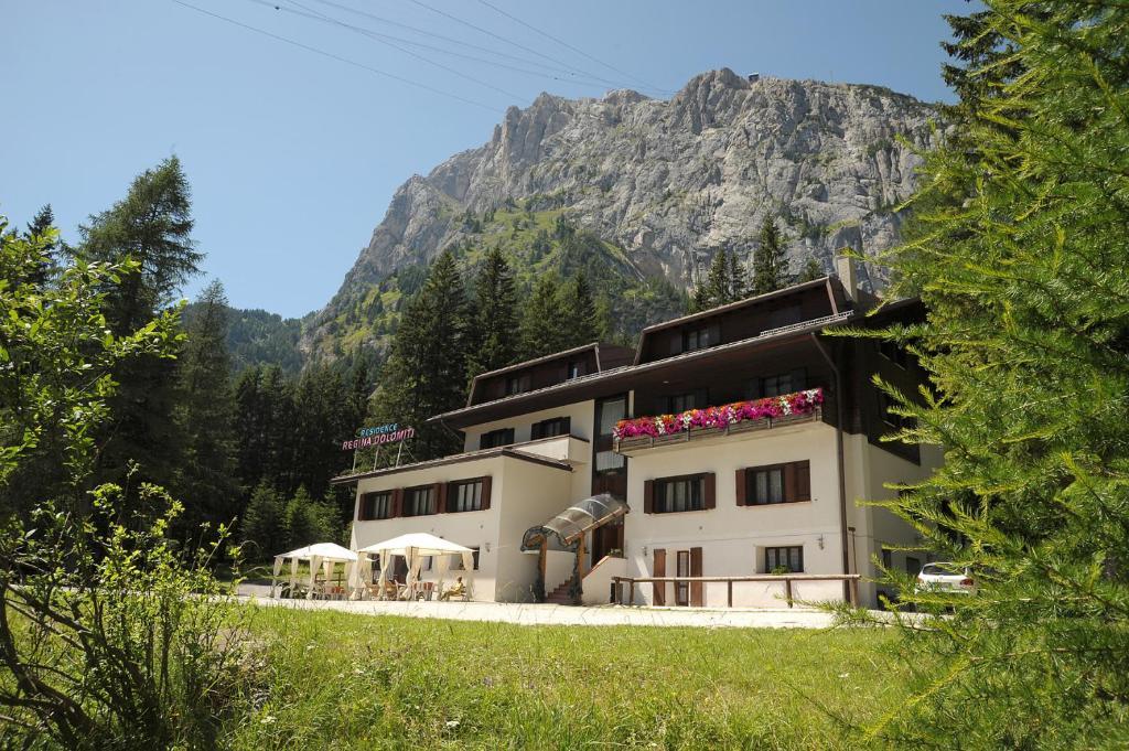 Residence Regina Delle Dolomiti Рокка-П'єторе Екстер'єр фото