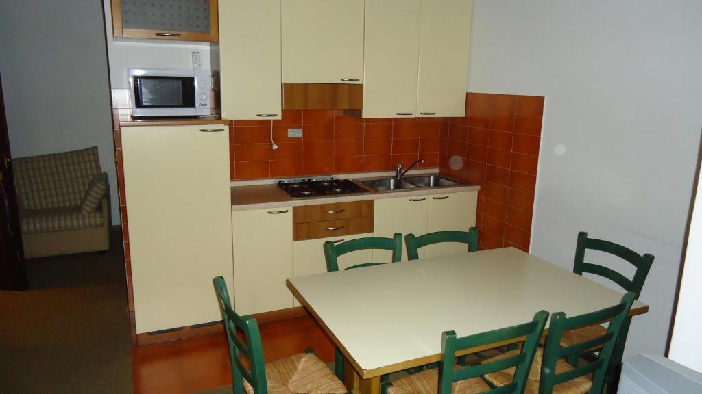 Residence Regina Delle Dolomiti Рокка-П'єторе Екстер'єр фото