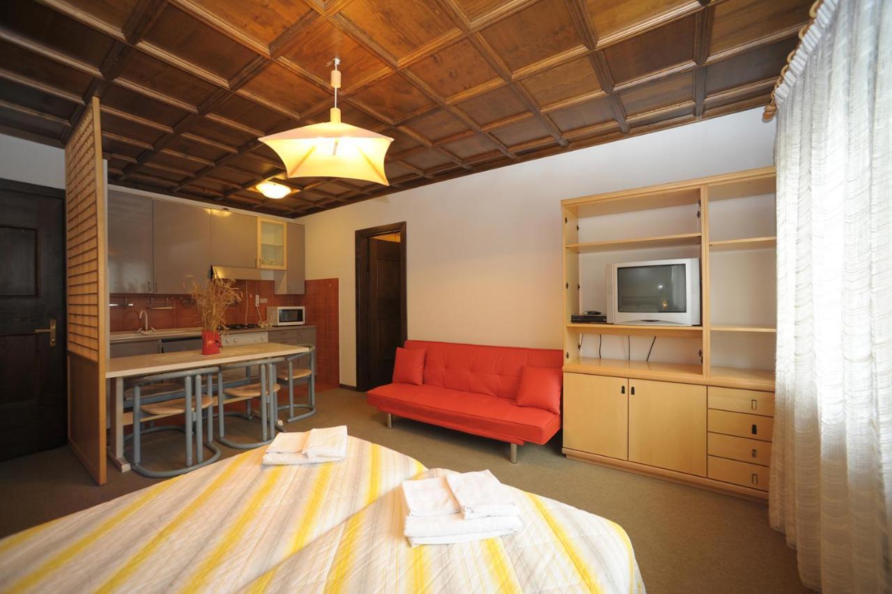 Residence Regina Delle Dolomiti Рокка-П'єторе Екстер'єр фото