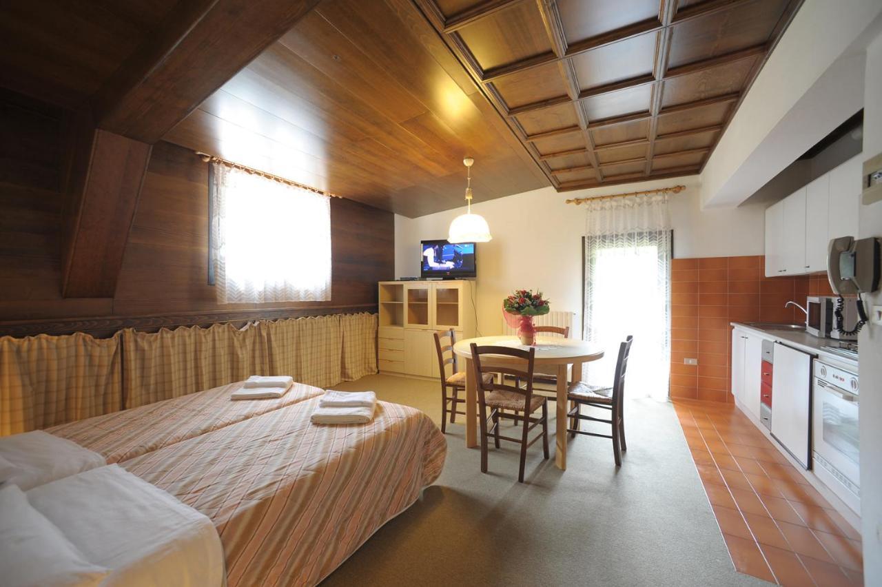 Residence Regina Delle Dolomiti Рокка-П'єторе Екстер'єр фото